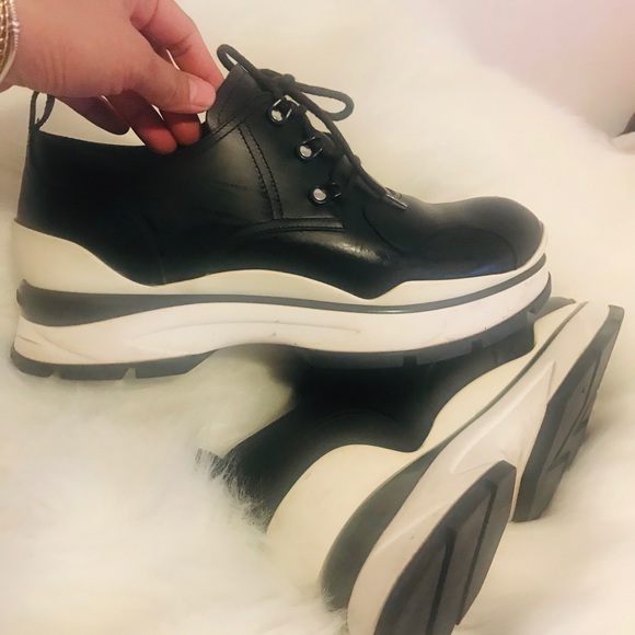 Authentic louis vuitton shoes - Picture 4 of 14